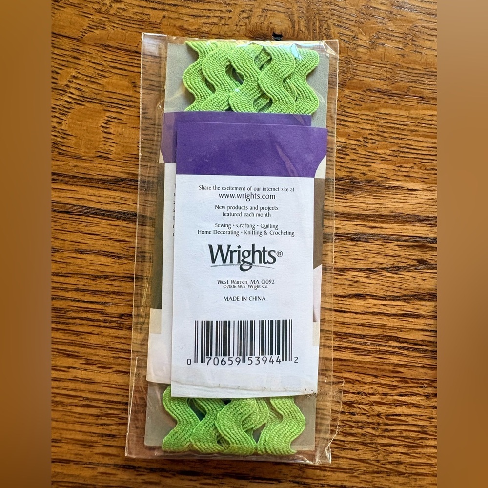 4 packs Wrights Medium Rick Rack in Leaf Green and purple- 2.5 yd increments - Picture 8 of 10